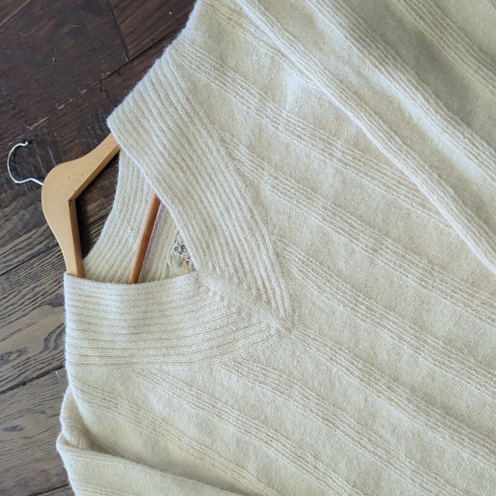 SPIRIT OF THE ANDES I Ivory Cream Alpaca V-Neck Sweater, S